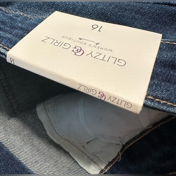 NWT-Plus Size Stretchy Destroyed Silhouette Denim Jeans - Picture 8 of 8